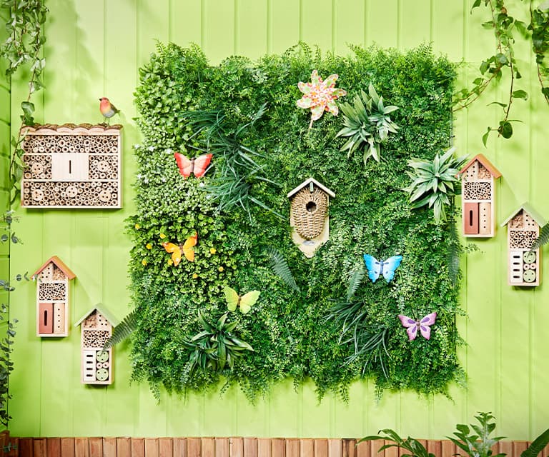Nezbytné zahradní dekorace na zeď